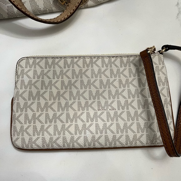 Michael Kors bag and wallet set - Picture 5 of 6